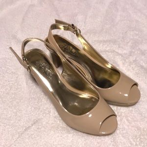 Life Stride Nude Heels